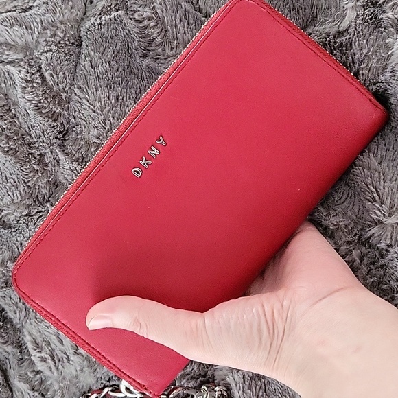DKNY red leather wristlet wallet - Picture 4 of 6